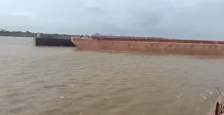 Marinha investiga embarcações arrastadas e barco que virou durante ventania em Corumbá