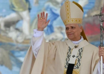 Papa Leão XIV é diagnosticado com câncer de pulmão após retirada de nódulo
