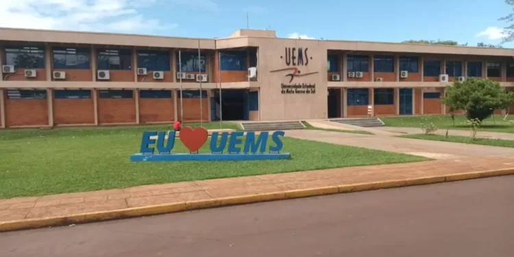 UEMS prorroga inscrições para professores temporários em seis cidades de MS